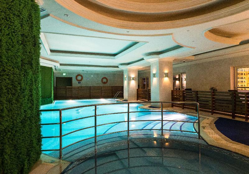 اقامتگاه Magnum Hotel & Suites West Bay