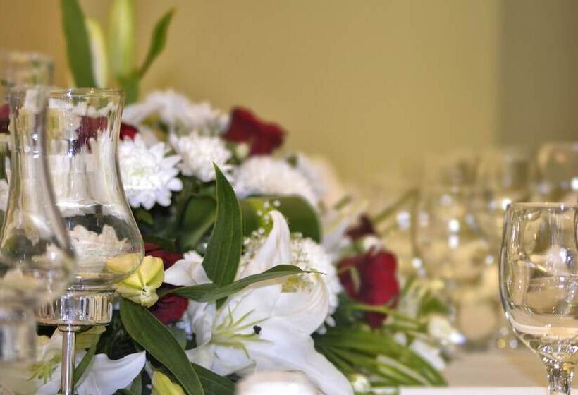 اقامتگاه Magnum Hotel & Suites West Bay