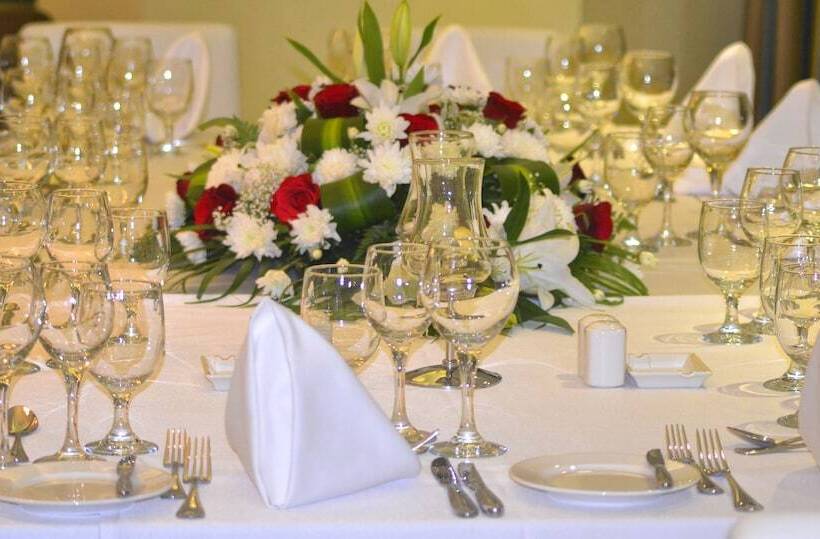 اقامتگاه Magnum Hotel & Suites West Bay