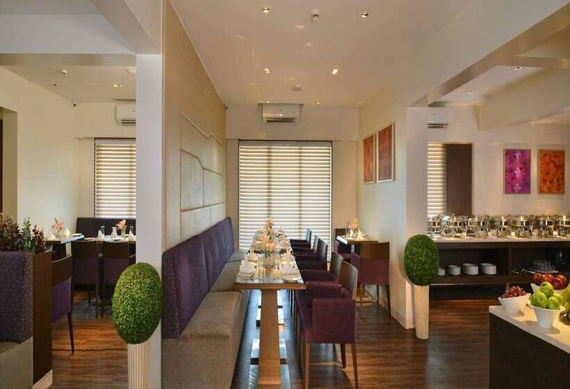 إقامة Residency Sarovar Portico