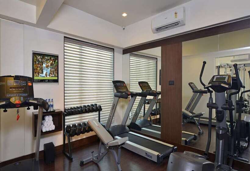 إقامة Residency Sarovar Portico