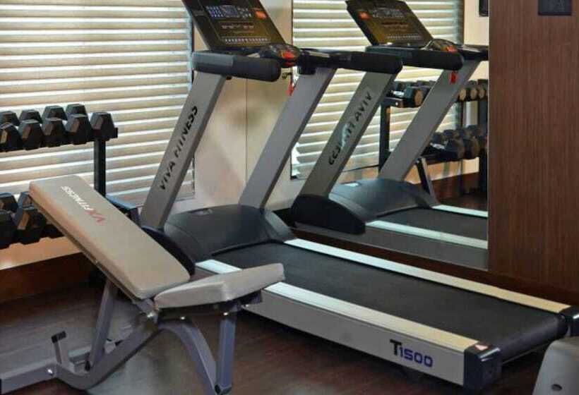 إقامة Residency Sarovar Portico