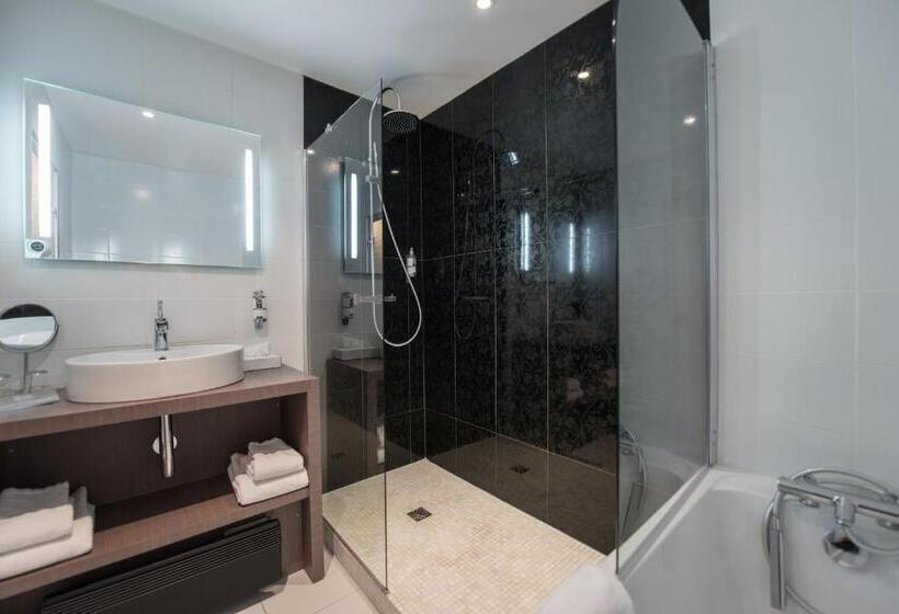 리조트 Quintessia