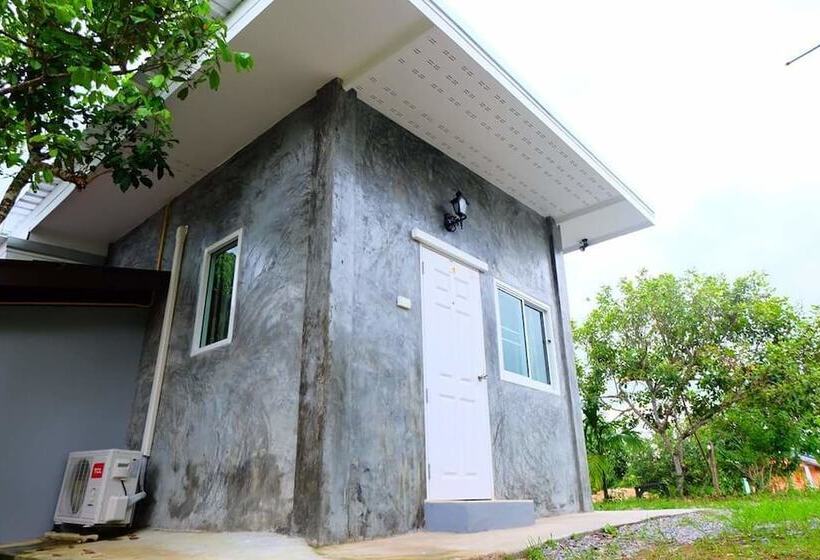 فندق Baanngau 3 Season Resort