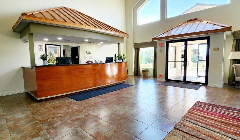 酒店 Fairbridge Inn & Suites Canadian