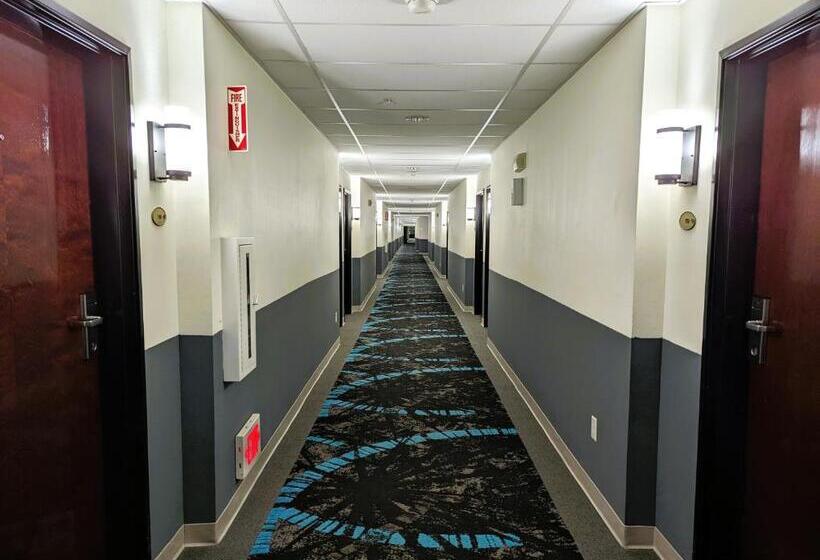 酒店 Fairbridge Inn & Suites Canadian