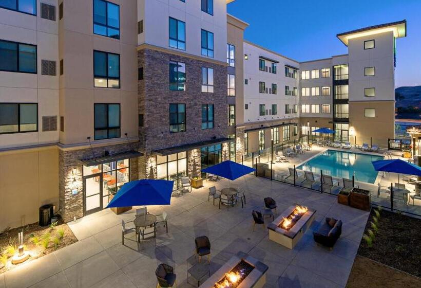 فندق Holiday Inn Express & Suites   Valencia   Santa Clarita, An Ihg