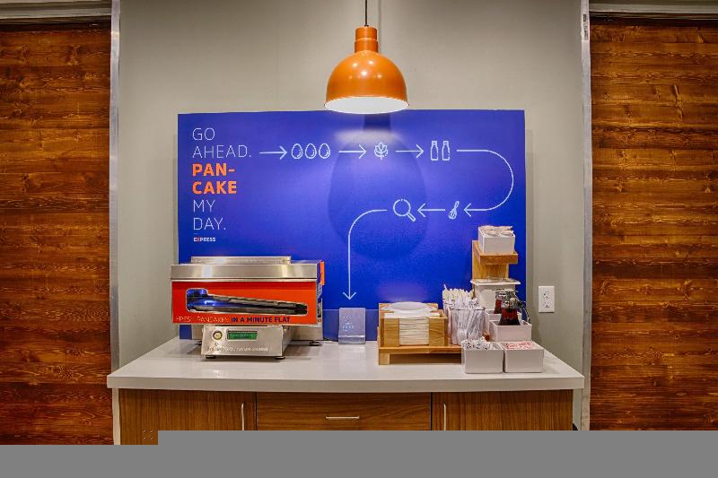 فندق Holiday Inn Express & Suites   Valencia   Santa Clarita, An Ihg