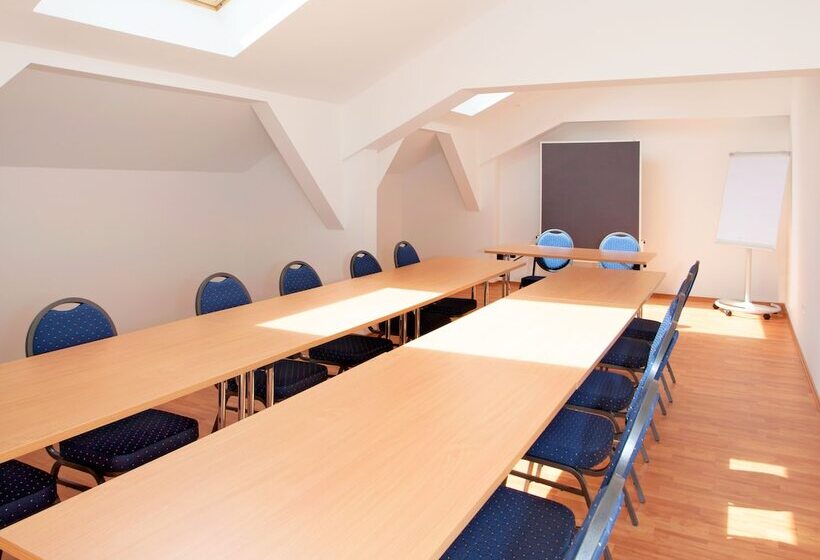 فندق صغير a&o München Laim