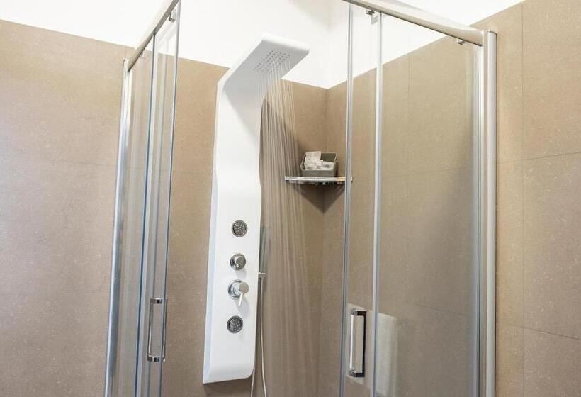 ユースホステル Enny Camere