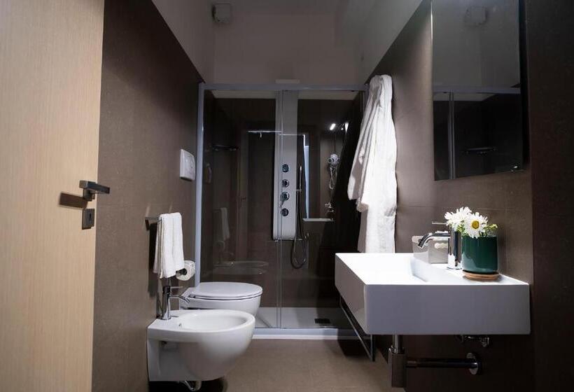 ユースホステル Enny Camere