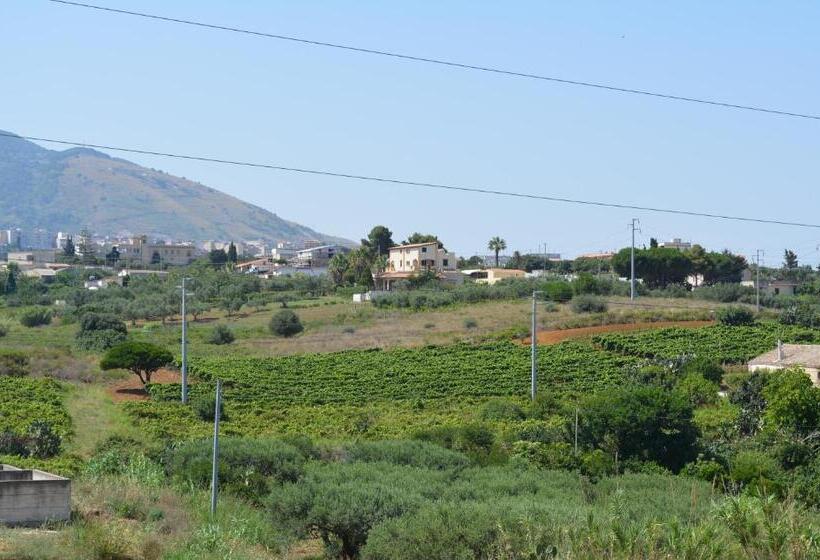 ユースホステル Enny Camere