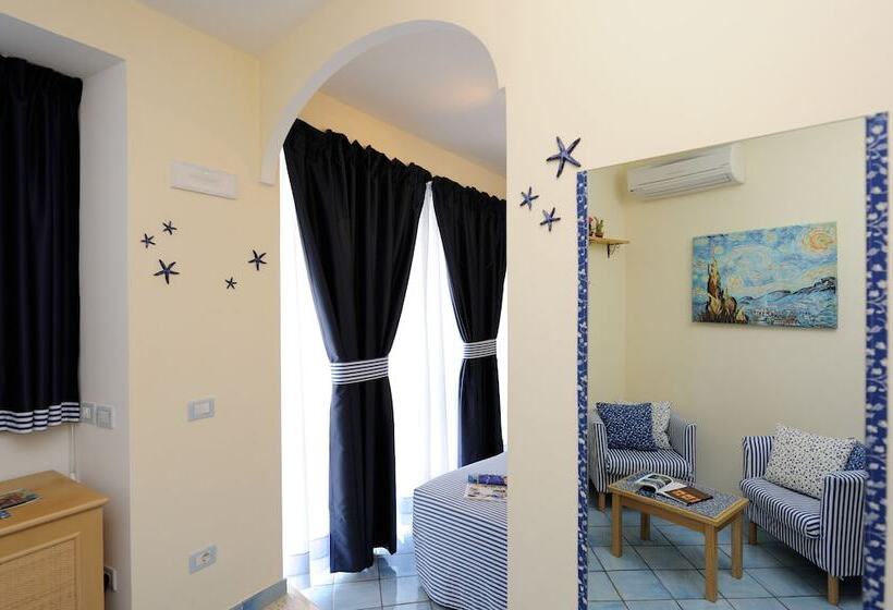 تختخواب و صبحانه Sharon House