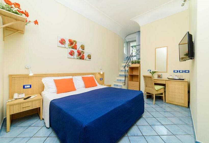تختخواب و صبحانه Sharon House