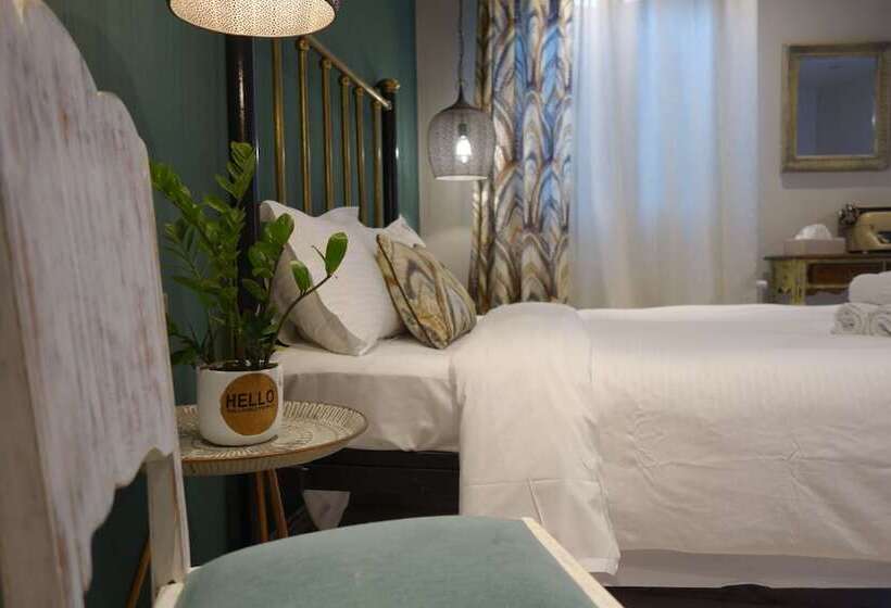 Ganimede Hotel, Galaxidi