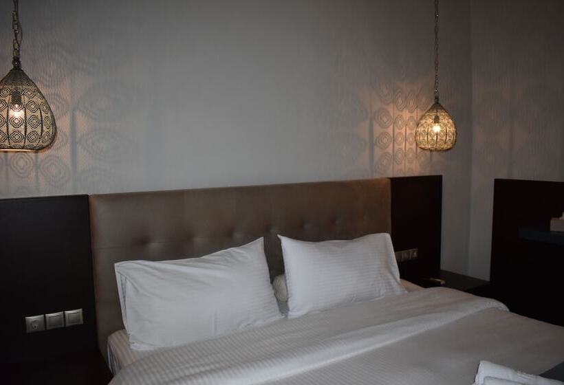 Ganimede Hotel, Galaxidi