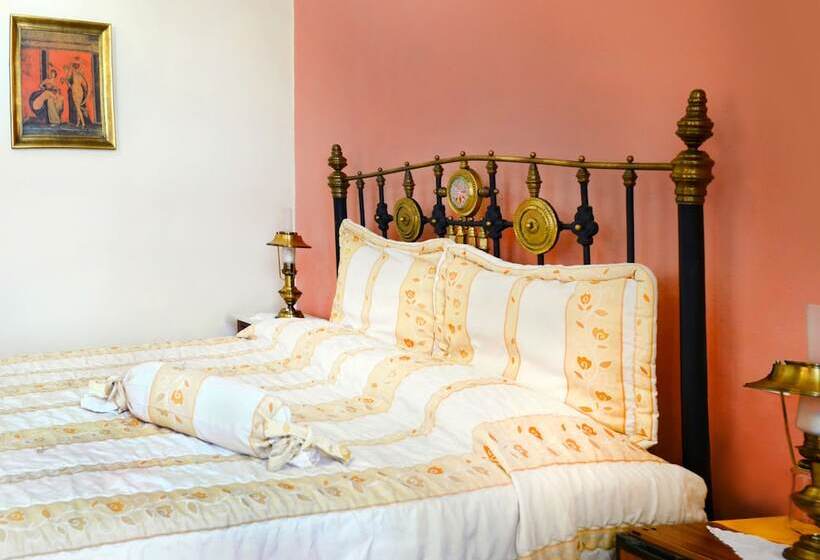 Ganimede Hotel, Galaxidi