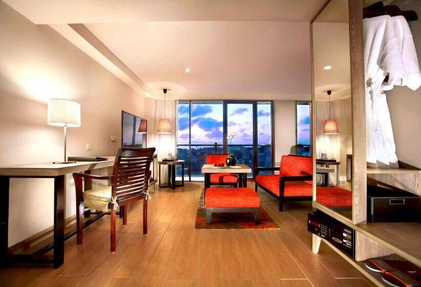 Harper Kuta Hotel by Aston