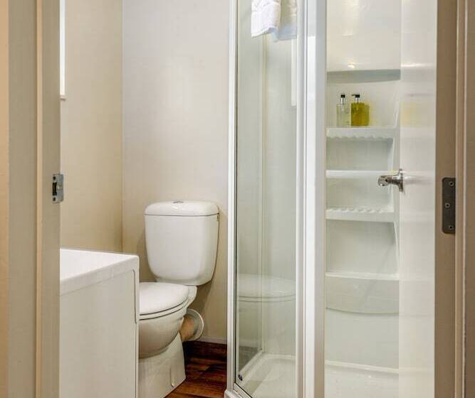 ホテル 10 Cottages