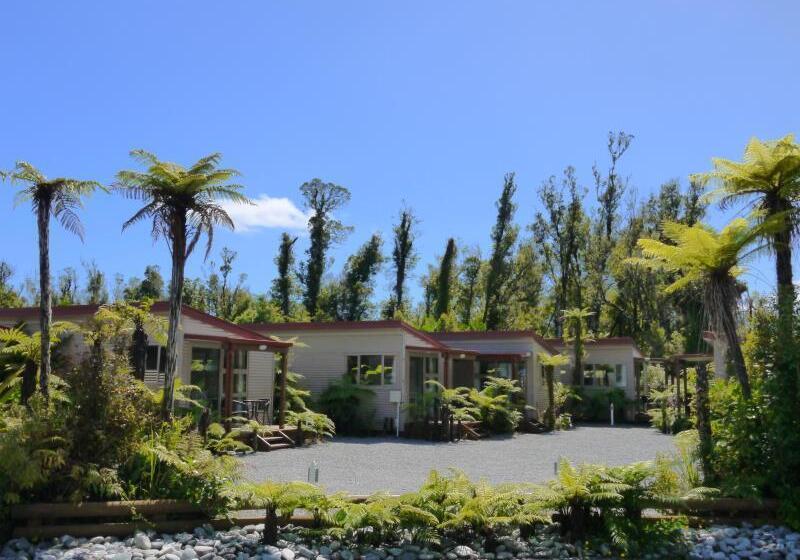 ホテル 10 Cottages