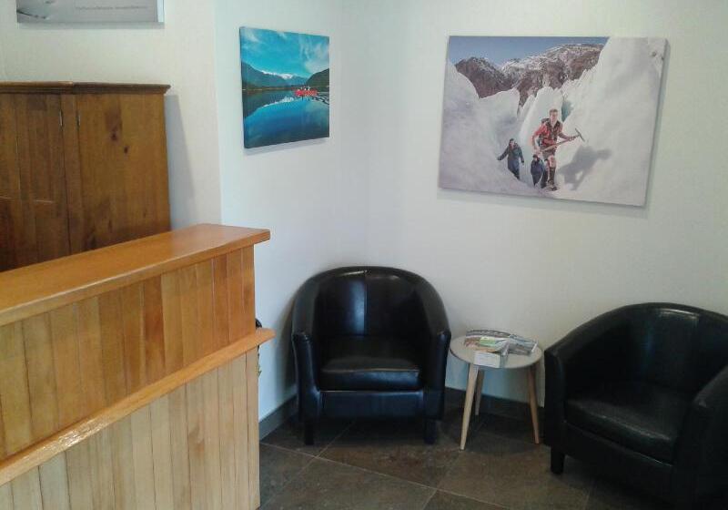 ホテル 10 Cottages