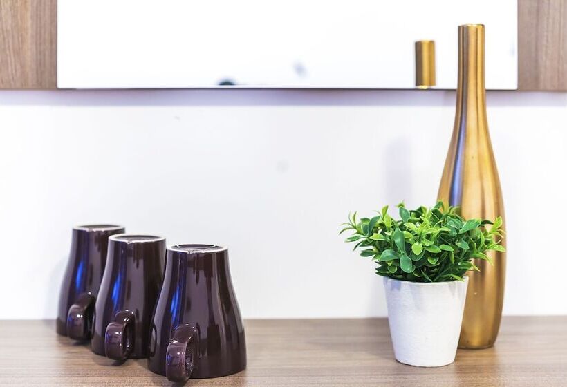 Отель Admiral Plaza