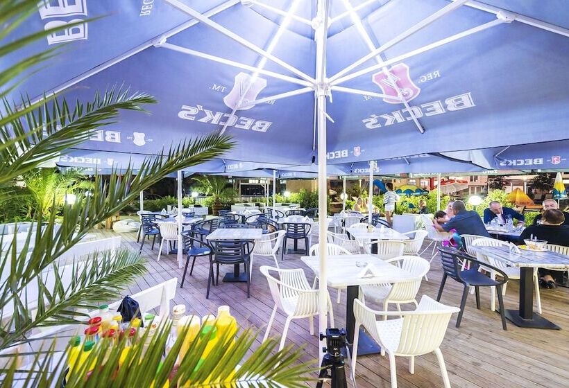 Отель Admiral Plaza