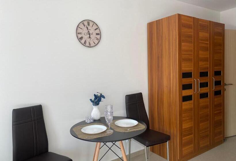 Отель Admiral Plaza