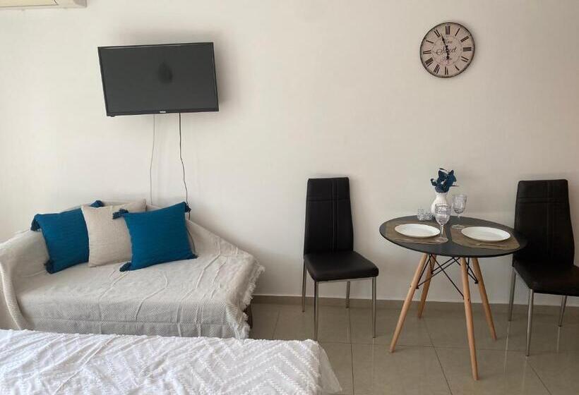 Отель Admiral Plaza