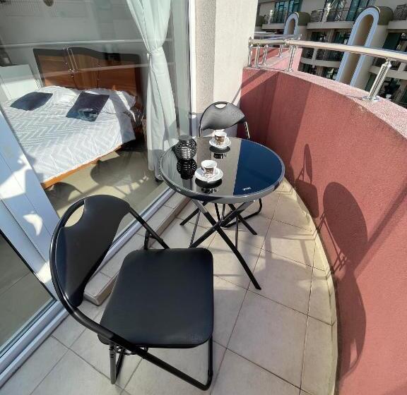 Отель Admiral Plaza