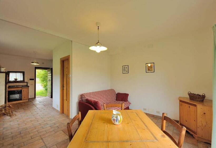 هتل Agriturismo La Torriola