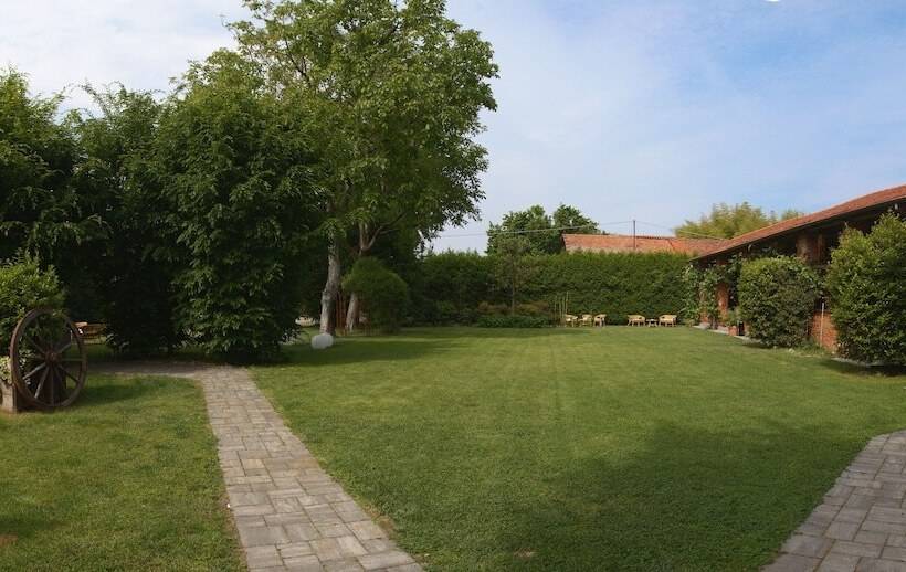 בית מלון כפרי Al Castello Resort