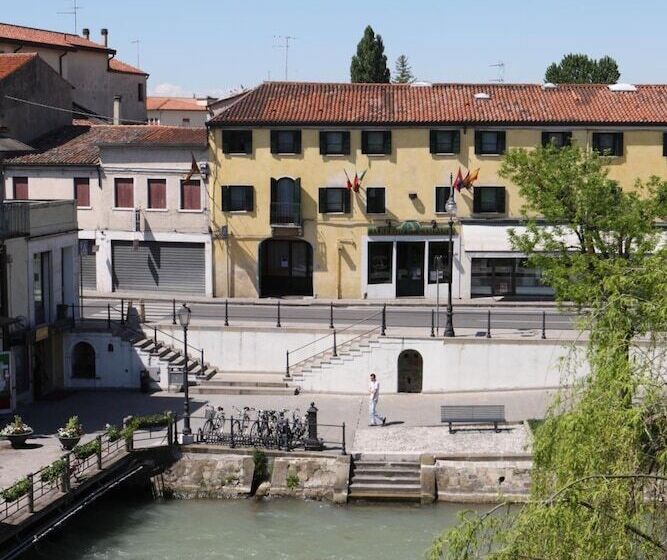 בית מלון כפרי Albergo Alla Campana