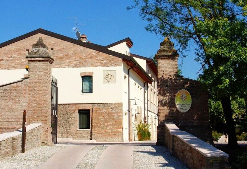 ホテル Corte Della Rocca Bassa