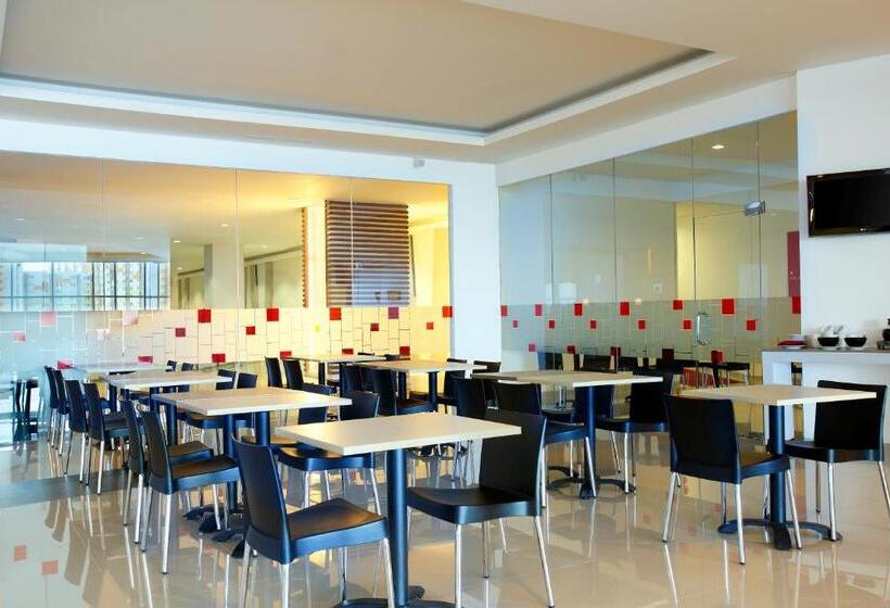 Amaris Hotel Seasons City