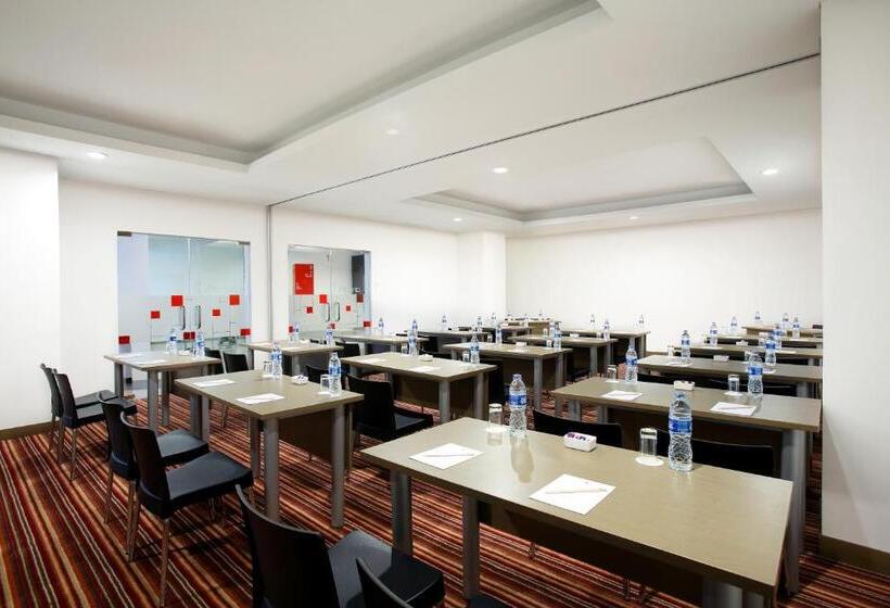 Amaris Hotel Seasons City