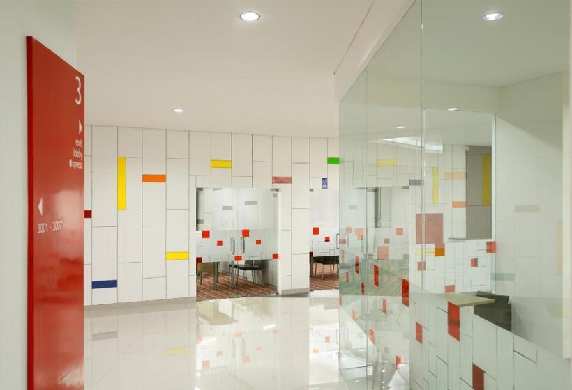 Amaris Hotel Seasons City