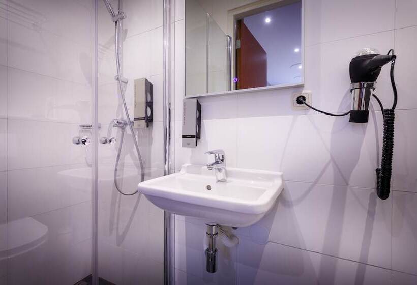 هتل Amsterdam Downtown