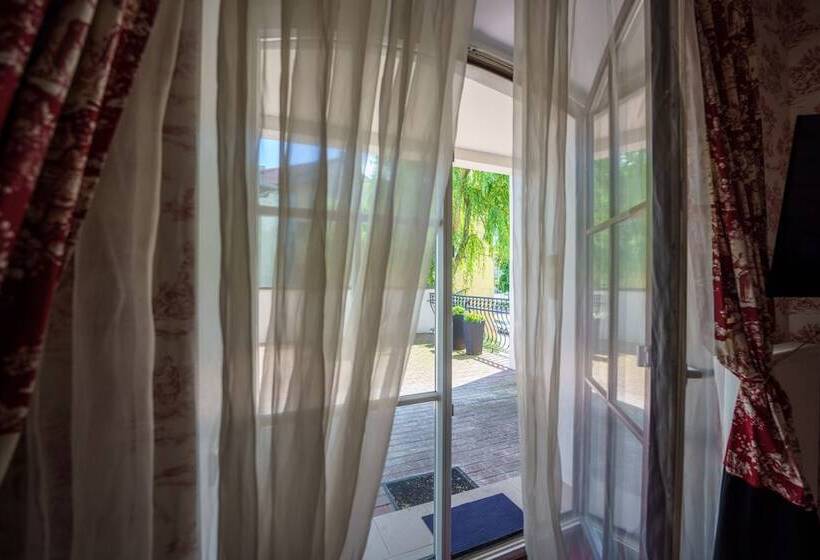 هتل Moon Garden Boutique