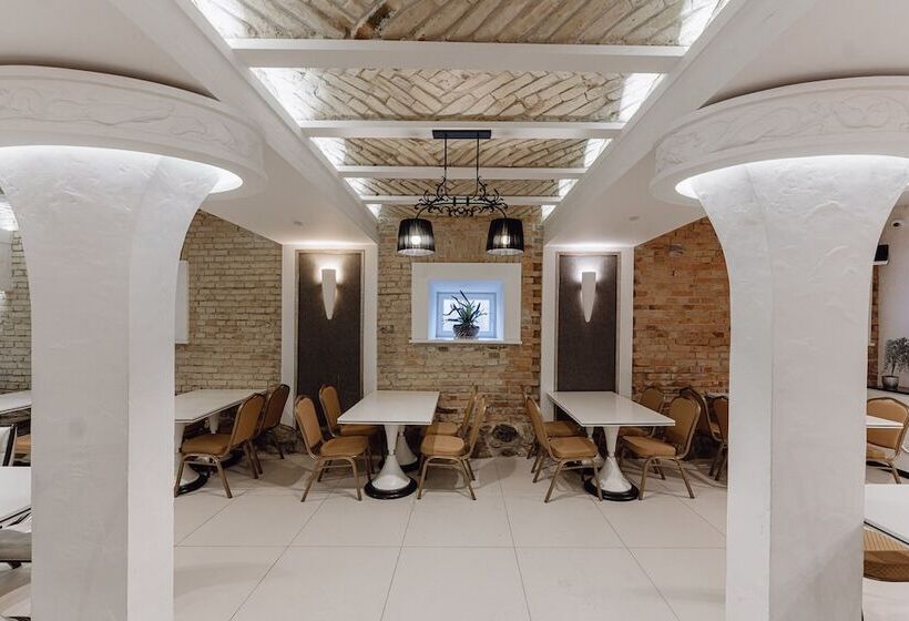 هتل Moon Garden Boutique