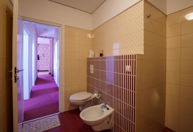 هتل Moon Garden Boutique