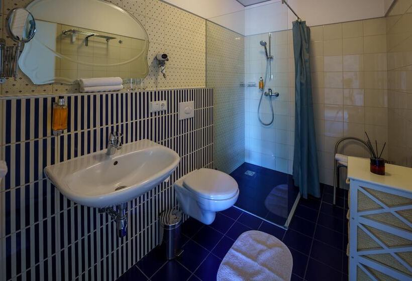 هتل Moon Garden Boutique