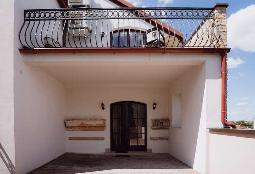 هتل Moon Garden Boutique