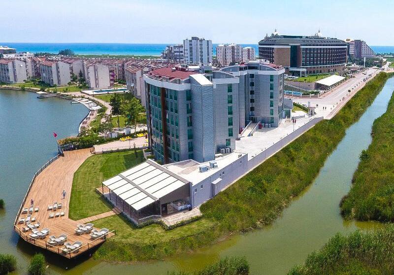 هتل Aska Lara Resort & Spa