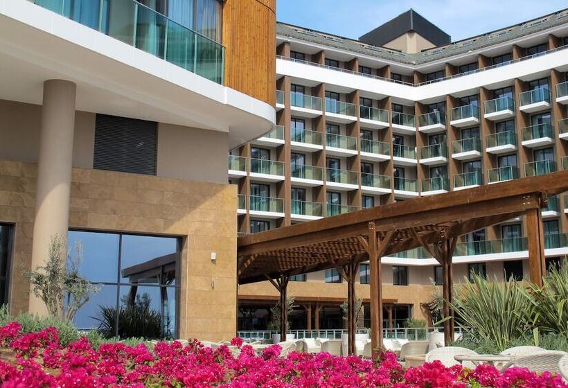 هتل Aska Lara Resort & Spa