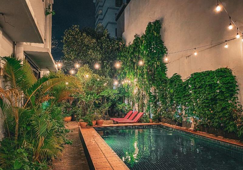 בית מלון כפרי Birdcage Boutique