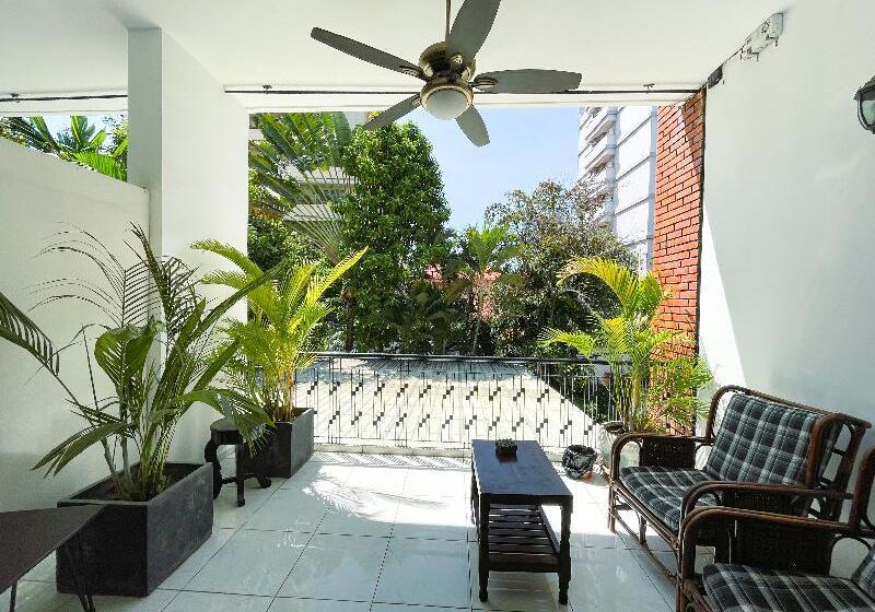 בית מלון כפרי Birdcage Boutique