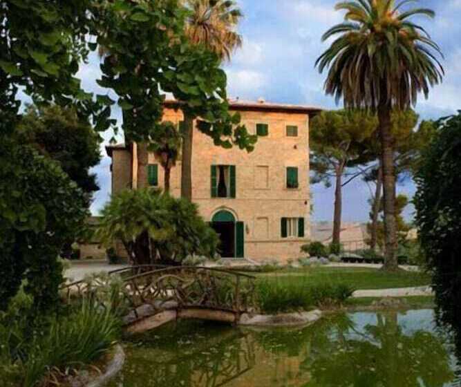 هتل Borgo Storico Seghetti Panichi