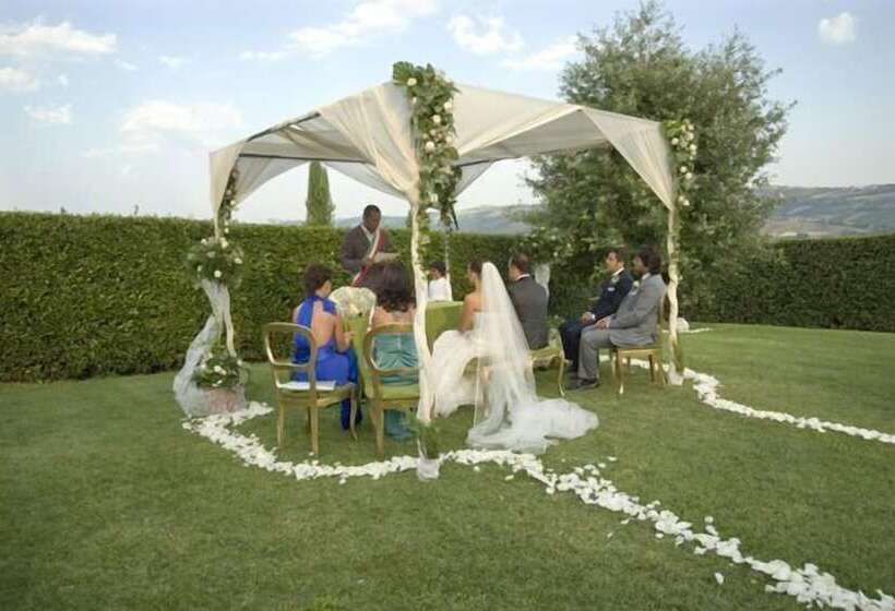 هتل Borgo Storico Seghetti Panichi