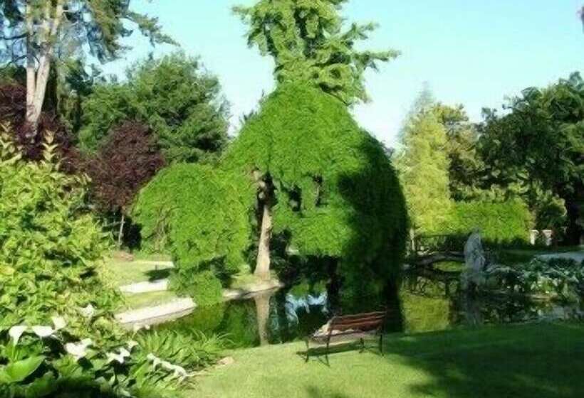 هتل Borgo Storico Seghetti Panichi